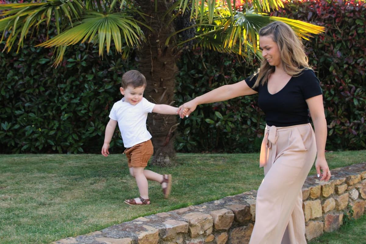 Illustration pour Portraits de Famille